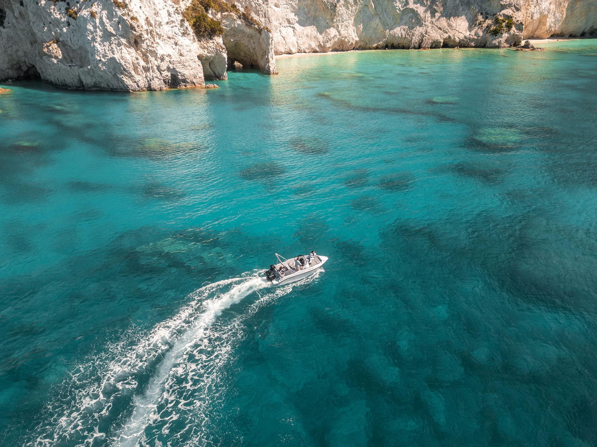 Pantheon boat rental